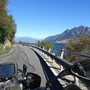voyage moto au bord des lacs italiens