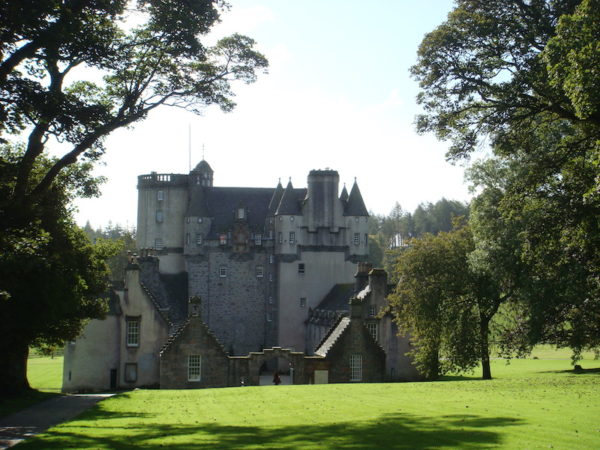 Chateau en ecosse
