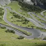 Col-Alpes-virages-Itinéraires-Evasion
