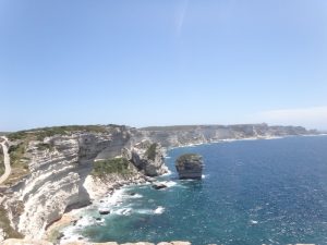 Bonifacio-Cote-abrupte-Itinéraires-Evasion-Corse du sud et Sardaigne à moto