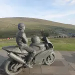 Statut-Joey-Dunlop-Bungalow-Itinéraires-Evasion