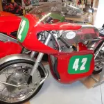 PAYS DE GALLES ET MOTO AU FIL DU TEMPS
