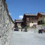 Saint-Véran-moto-Itinéraires-Evasion-Découverte des Alpes à moto