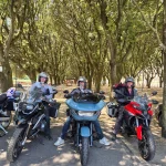 Groupe motards heureux en Sardaigne Itinéraires Evasion