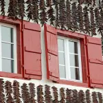 Maison typique Basque Itinéraires Evasion- Pays Basque et Hautes-Pyrénées à moto