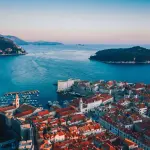 Dubrovnik-voyage-vue-ville-moto-Itinéraires-Evasion-Road trip à moto dans les Balkans