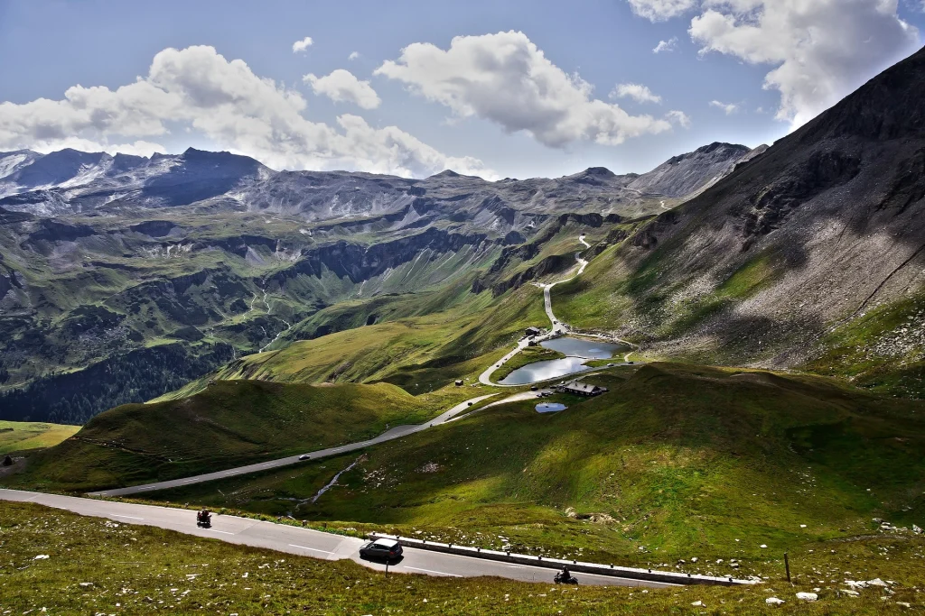 virage-autriche-itineraires-evasion-Grand Tour des Alpes à moto