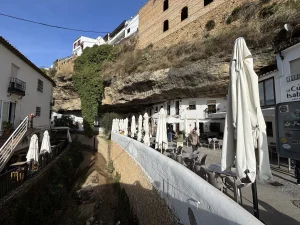 Sentenil de la Bodega-Tapas-Voyage moto Andalousie accompagné -