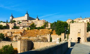 Tolède-alcazar-pont alcantara- Grand Tour Espagne-Itinéraires Evasion