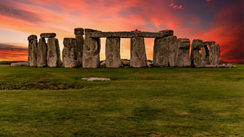 Stonehenge au coucher du soleil, voyage moto au Royaume-Uni